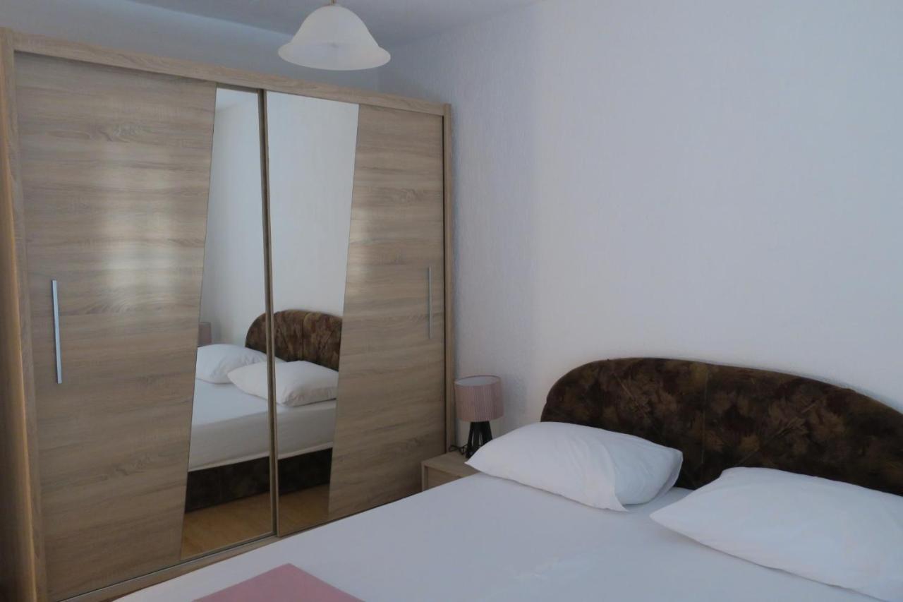 Mesic Apartment Сен Екстериор снимка