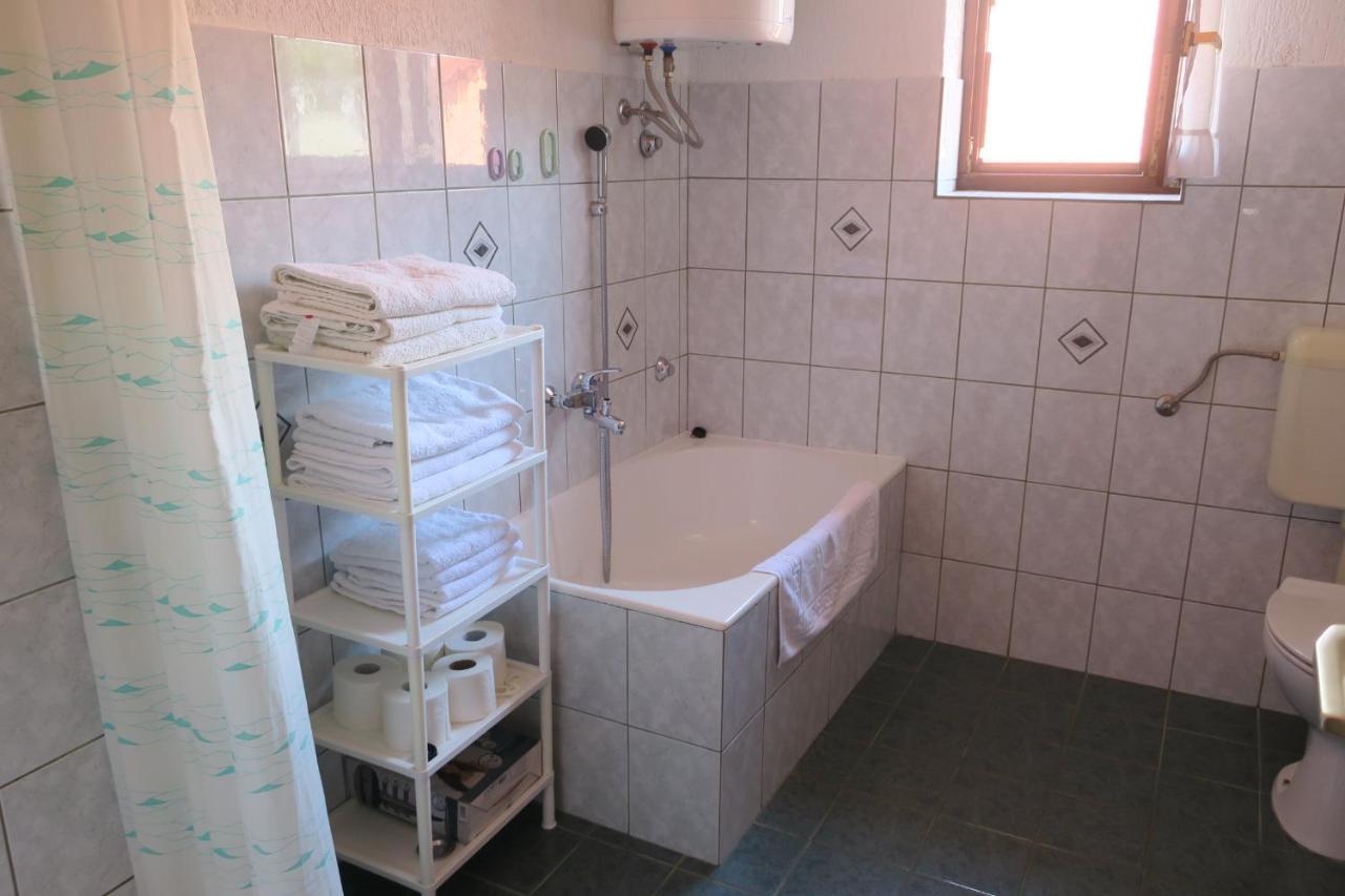 Mesic Apartment Сен Екстериор снимка