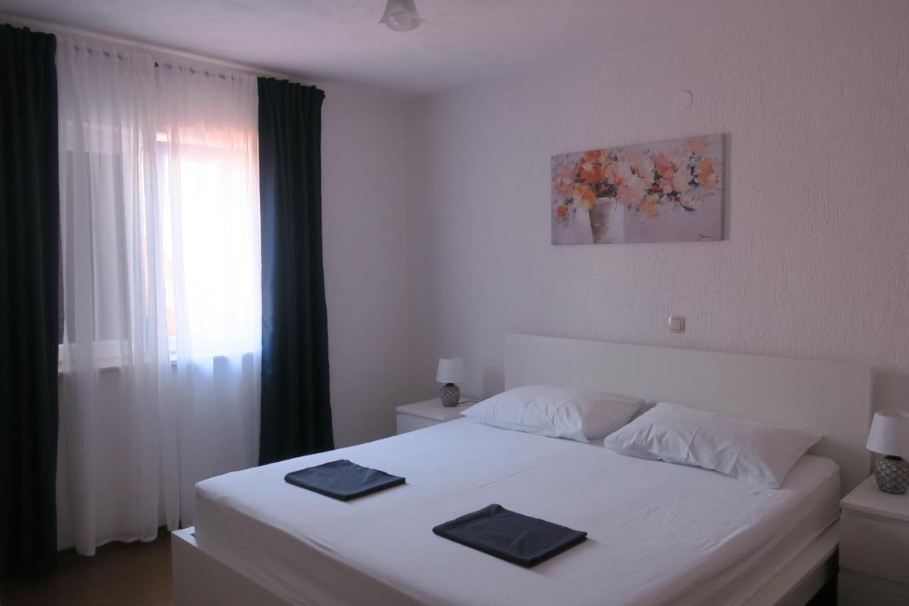Mesic Apartment Сен Екстериор снимка