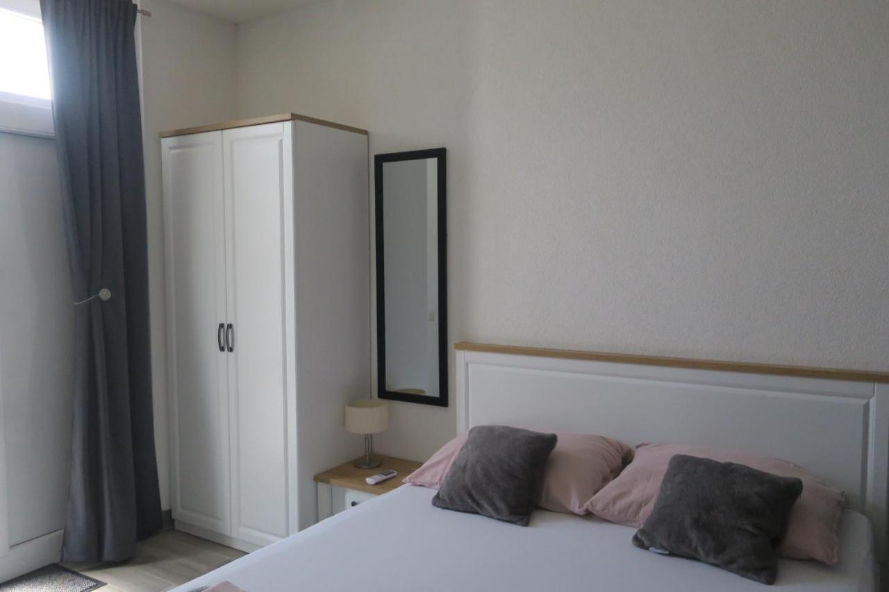 Mesic Apartment Сен Екстериор снимка